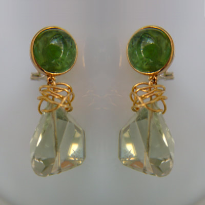 Earrings ear clips 18K yellow gold wire detail green chrome diopside cabochons and green faceted amethyst in rectangular shapes Daphne Meesters Jewellery Designer Goldsmith The Hague Netherlands
