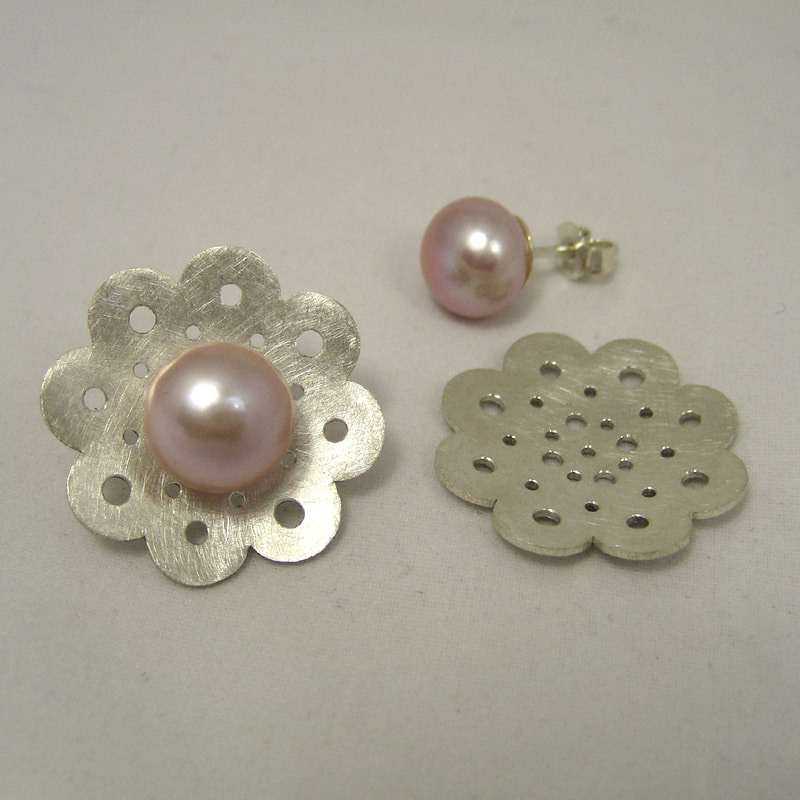 White lace ear jackets 22 millimeters sterling silver € 83,- and ear studs sterling silver pink pearls 10 millimeters € 39,50 Daphne Meesters Jewellery Designer Goldsmith The Hague Netherlands